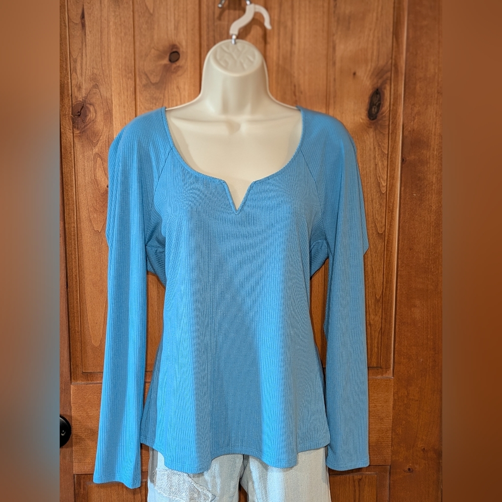 VENUS Sky Blue‎ Long Sleeve Top
